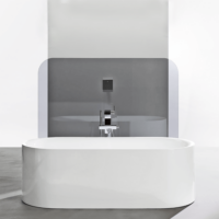 Bette Lux椭圆形独立浴室